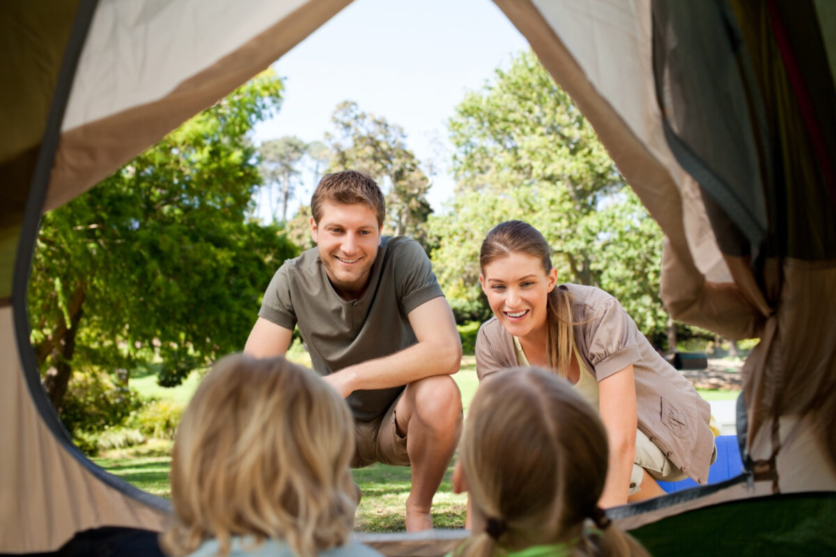 camping en tente en famille
