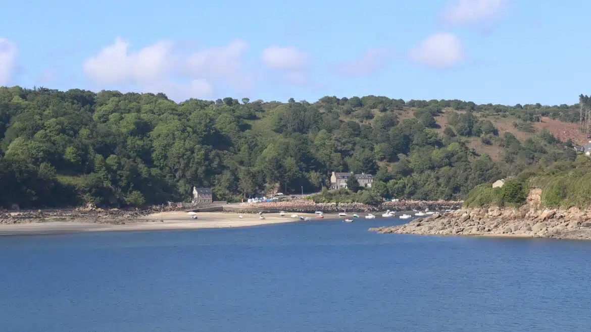 Découvrez la magie des vacances en camping à la Pointe du Talud en Bretagne !